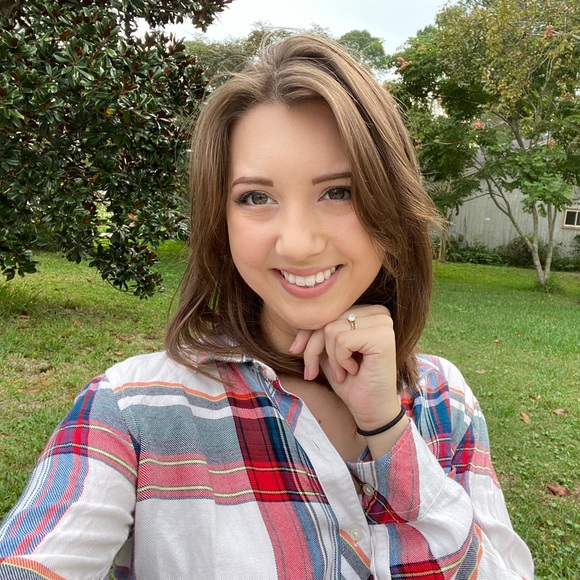 Meet your Posher, Britnee - Picture 3 of 6